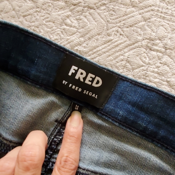 Jeans - Picture 3 of 3